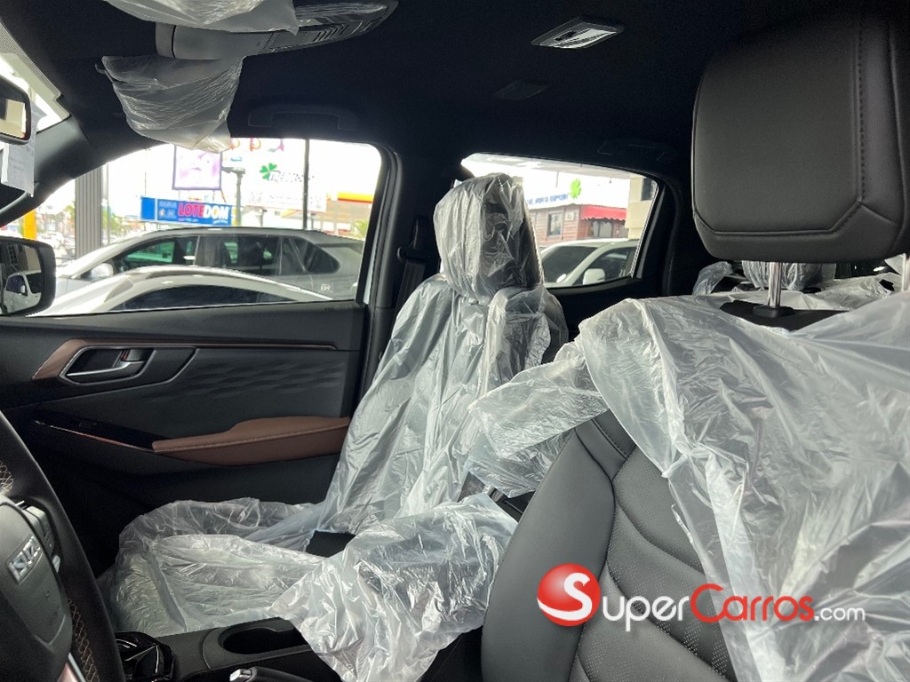 2027 Isuzu DMAX LSE — foto 10 / 10