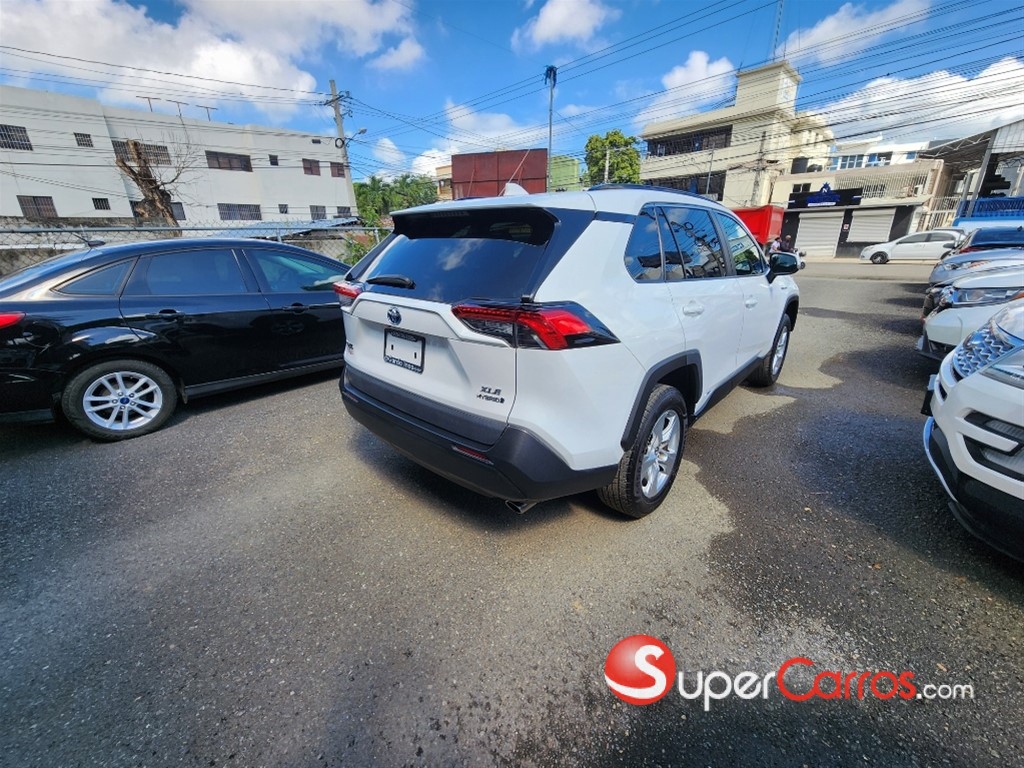 2020 Toyota RAV4 XLE Hybrid — foto 6 / 10