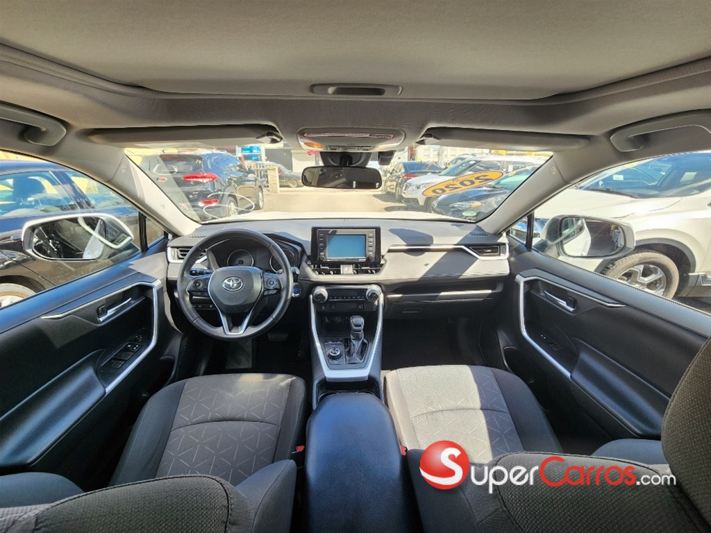 2020 Toyota RAV4 XLE Hybrid — foto 9 / 10