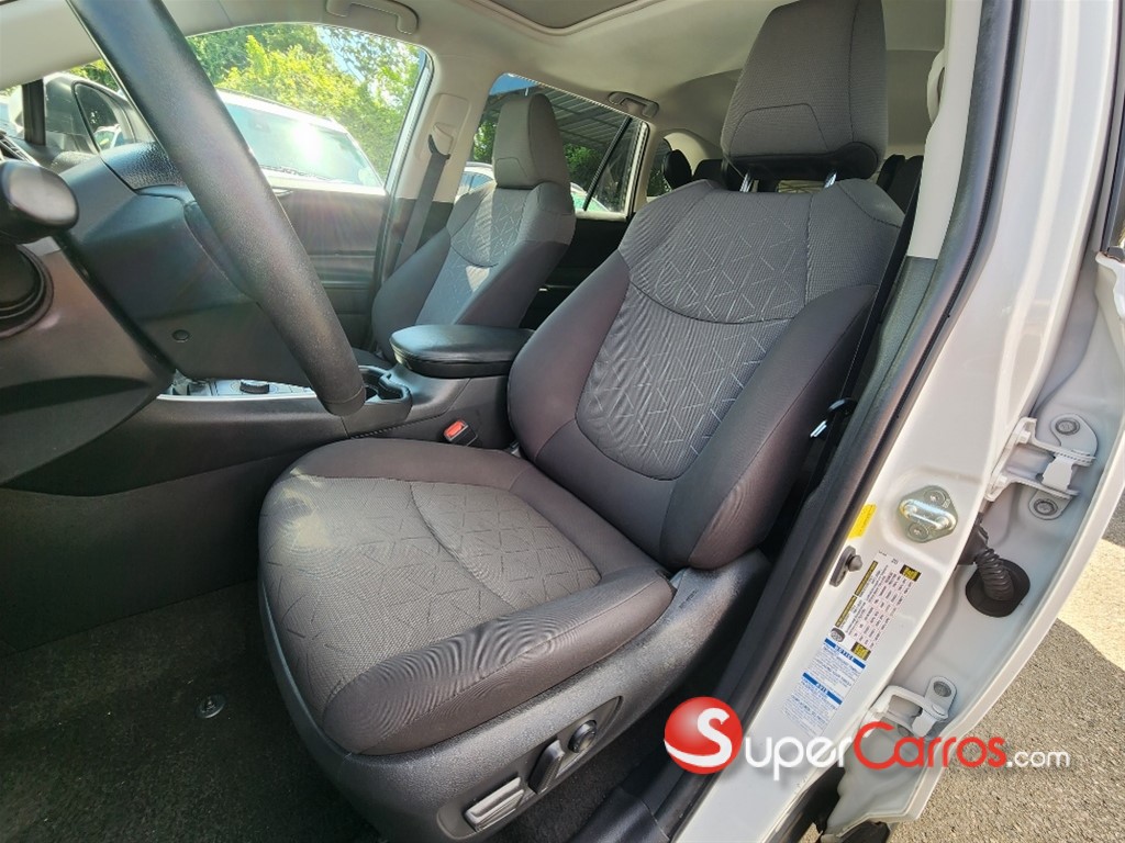 2020 Toyota RAV4 XLE Hybrid — foto 10 / 10