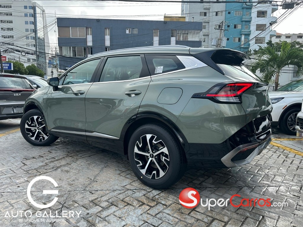 2026 Kia Sportage Luxury — foto 2 / 12