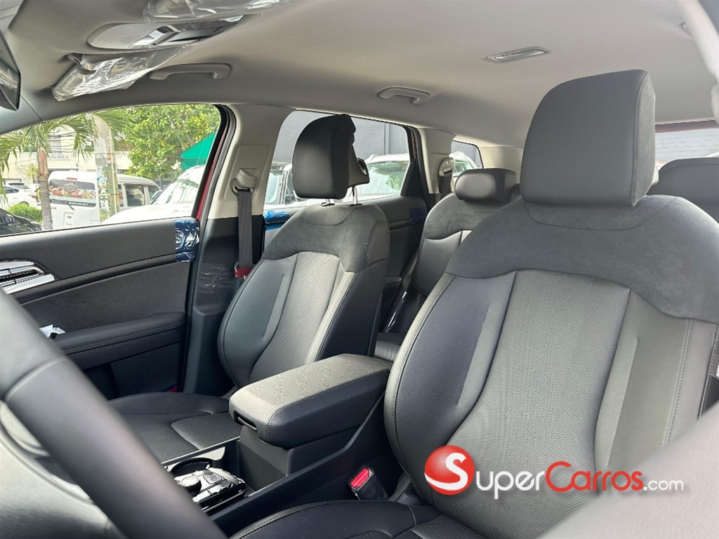 2026 Kia Sportage Luxury — foto 8 / 10