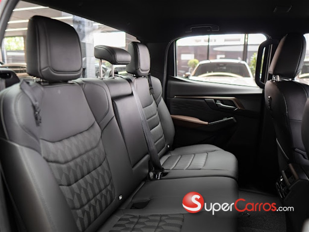 2027 Isuzu DMAX LSE — foto 7 / 12