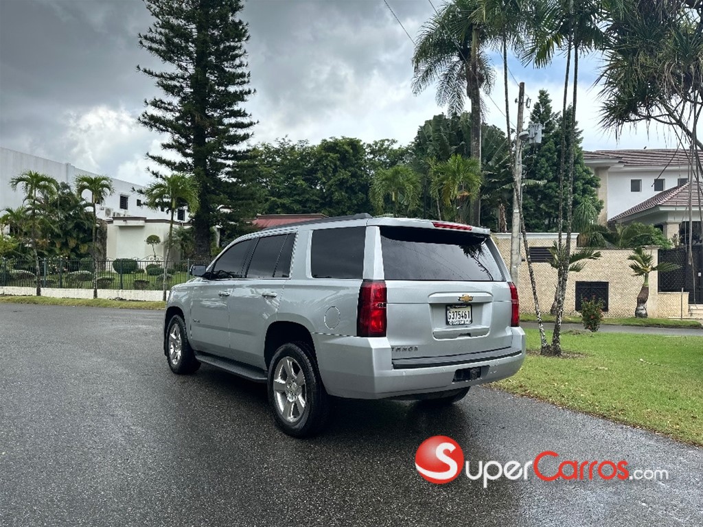 2016 Chevrolet Tahoe LS — foto 3 / 10