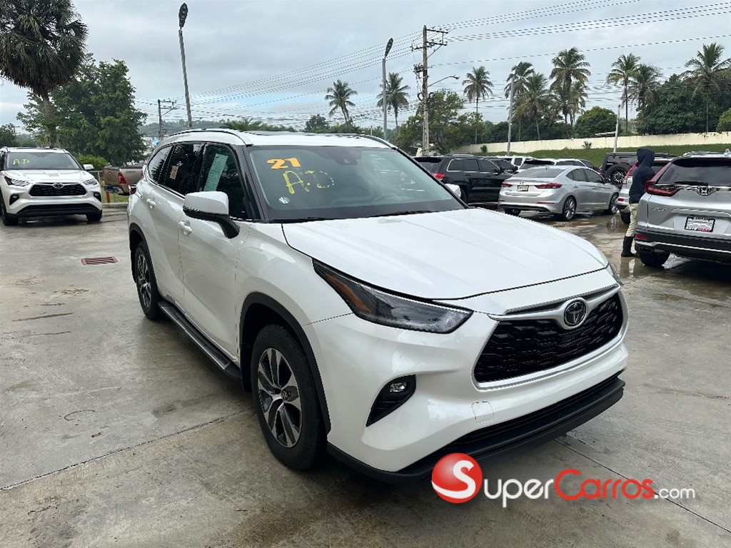 2021 Toyota Highlander XLE — foto 3 / 12