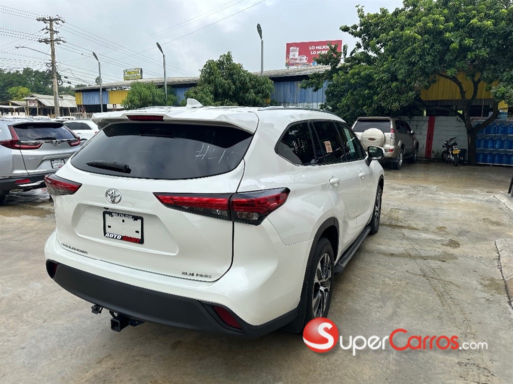 2021 Toyota Highlander XLE — foto 4 / 12