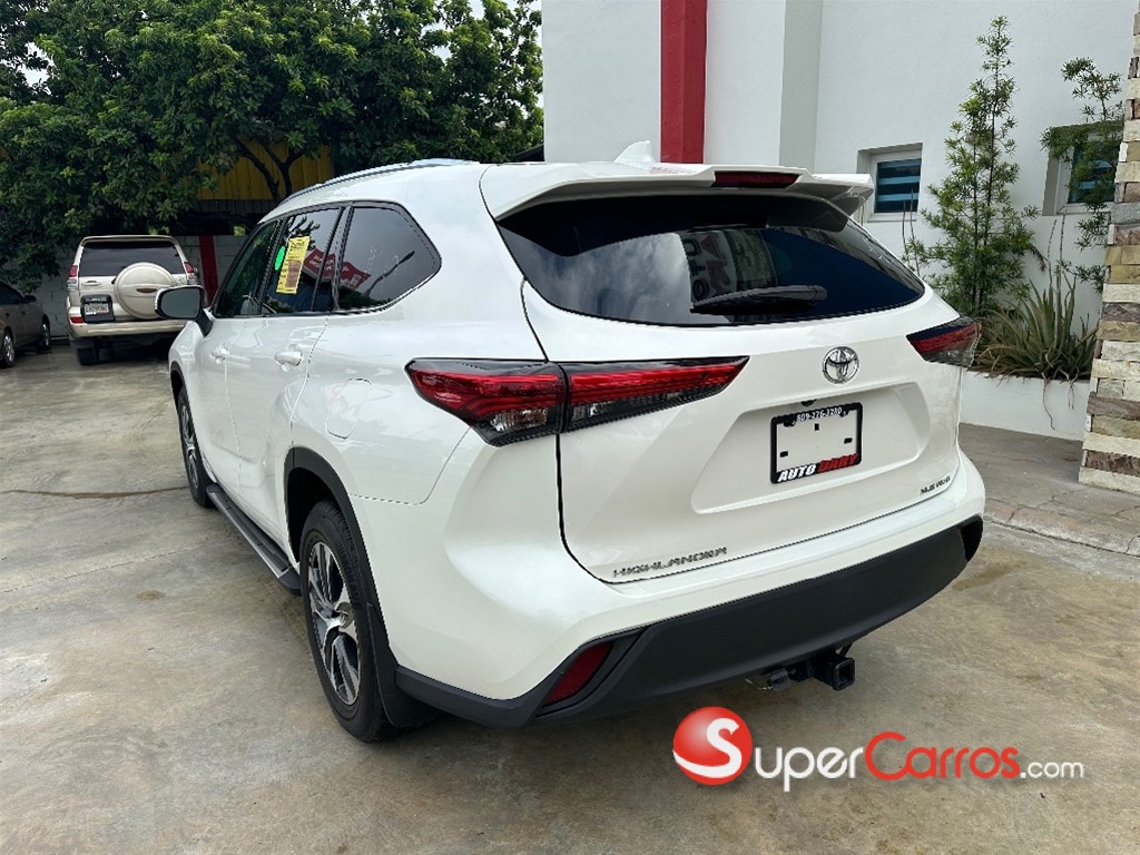 2021 Toyota Highlander XLE — foto 6 / 12