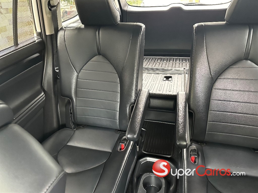 2021 Toyota Highlander XLE — foto 9 / 12