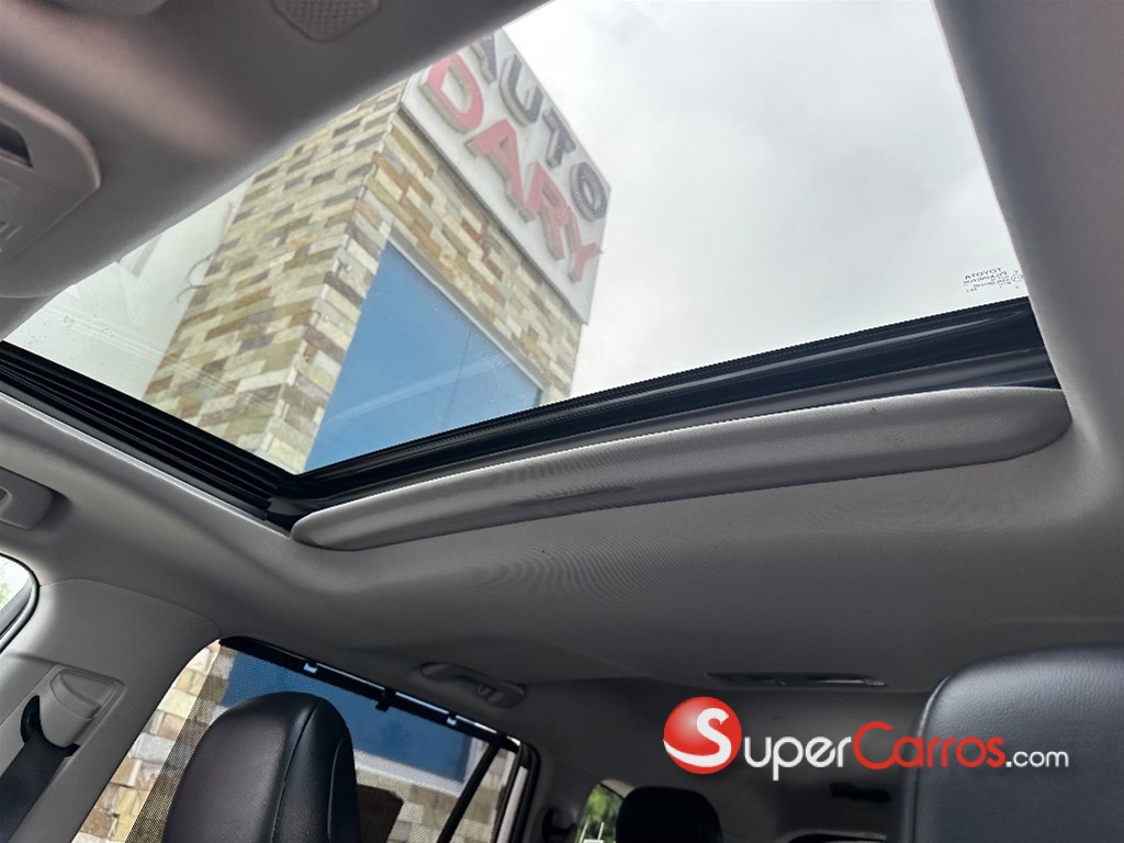 2021 Toyota Highlander XLE — foto 10 / 12