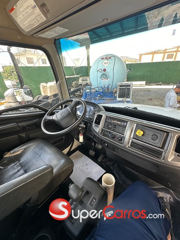 2012 Hino 338 — foto 9 / 11