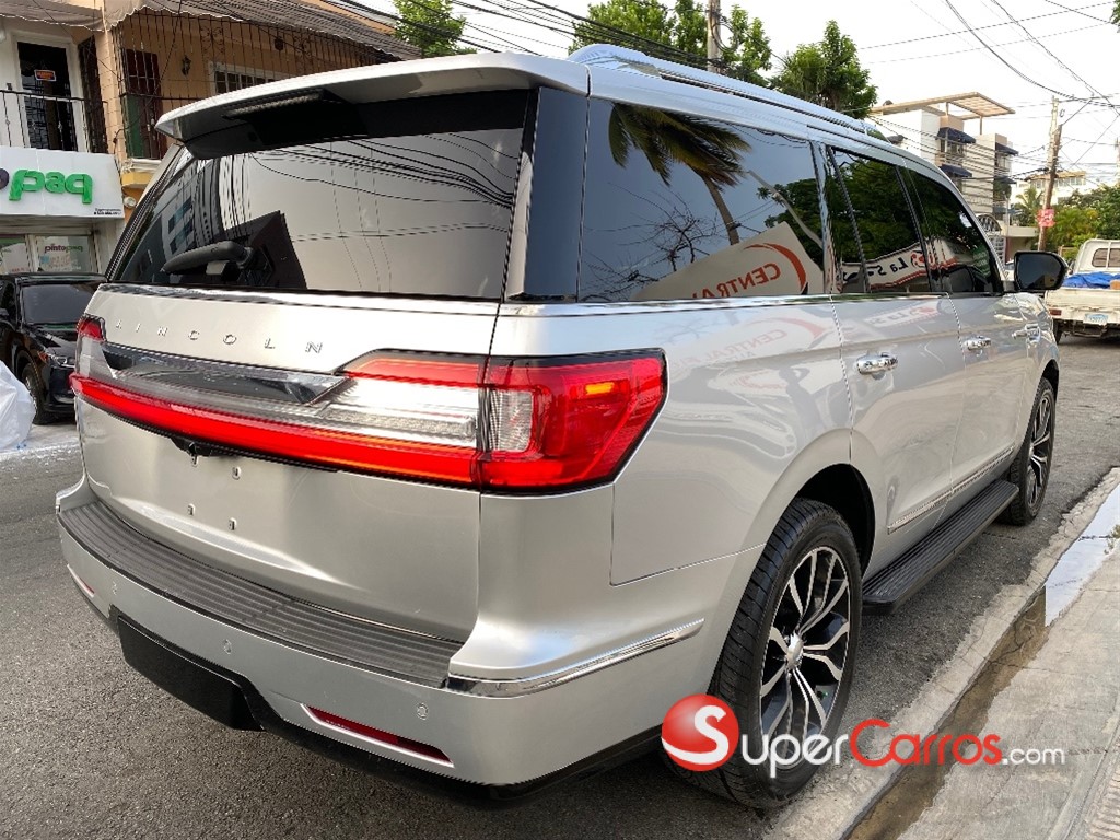 2018 Lincoln Navigator Premier — foto 4 / 9