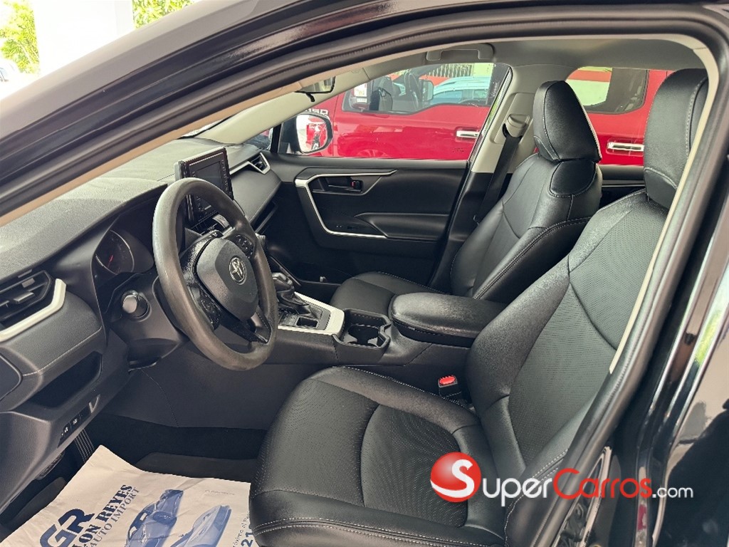 2021 Toyota RAV4 LE — foto 6 / 8