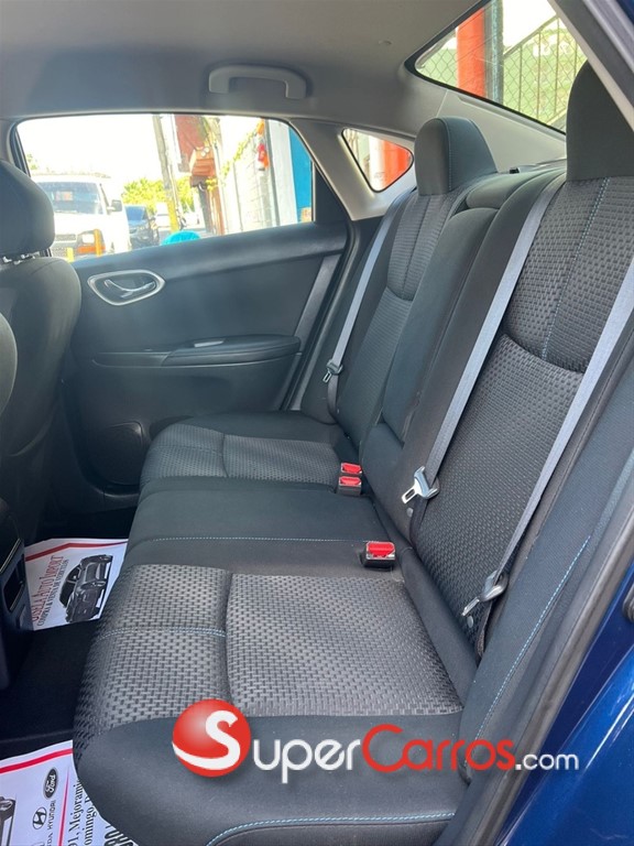 2019 Nissan Sentra SR — foto 8 / 9