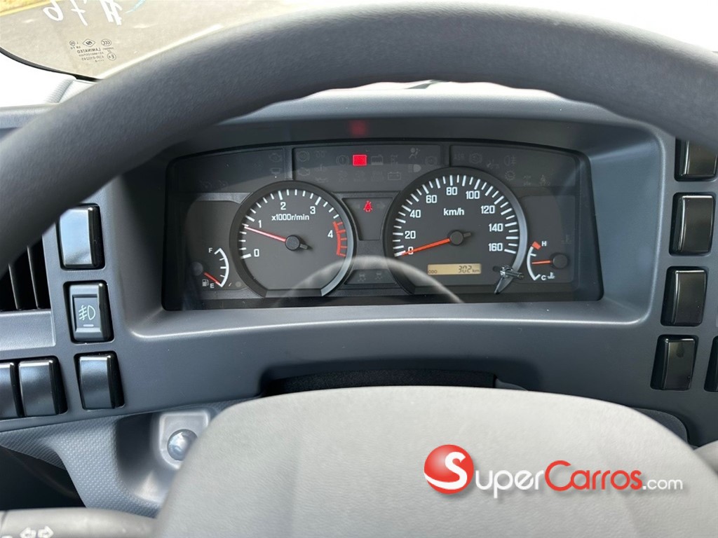 2026 Isuzu NPR 14 pies — foto 8 / 11