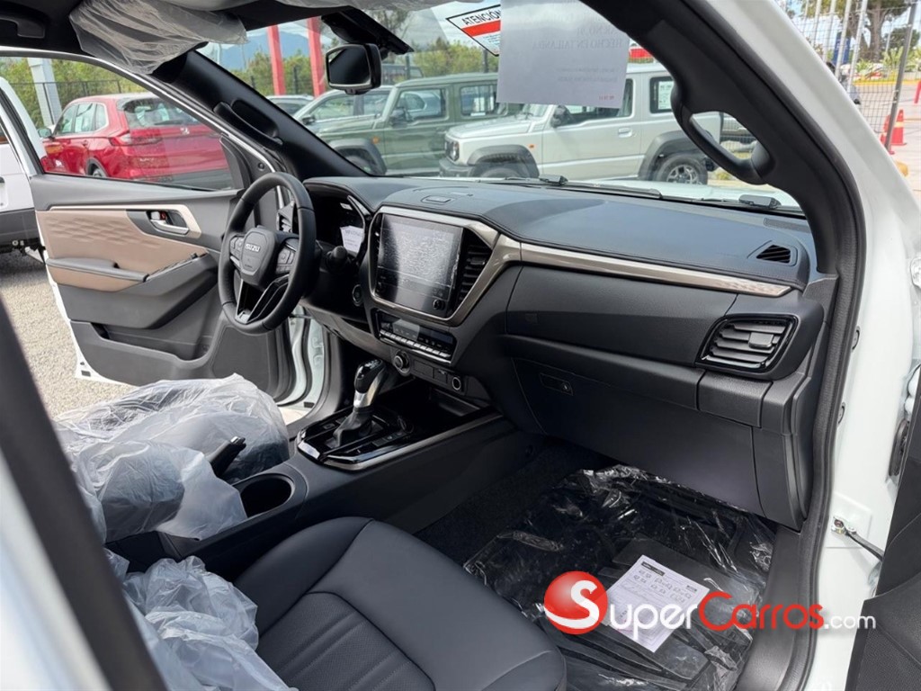 2027 Isuzu DMAX LSE — foto 6 / 9