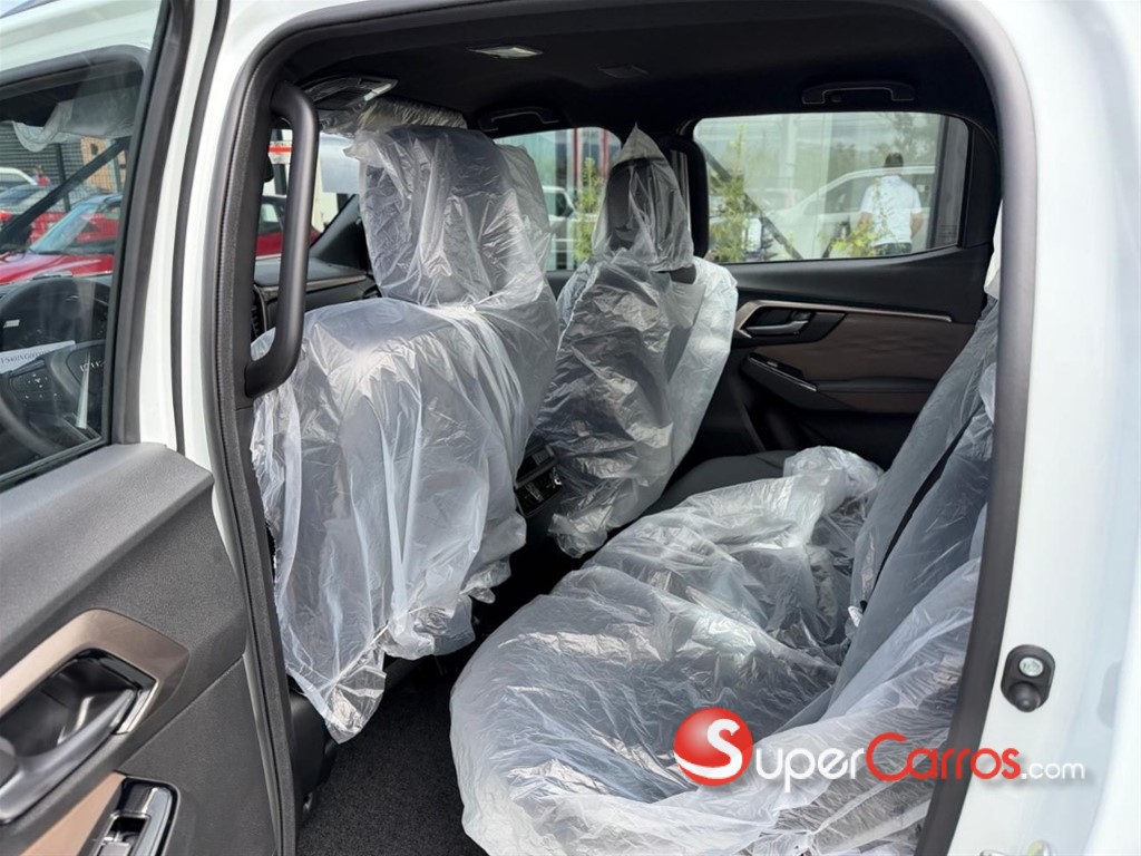 2027 Isuzu DMAX LSE — foto 8 / 9