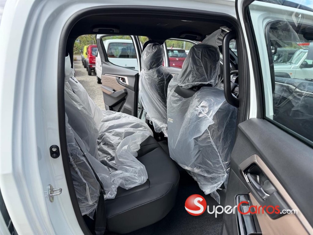 2027 Isuzu DMAX LSE — foto 9 / 9