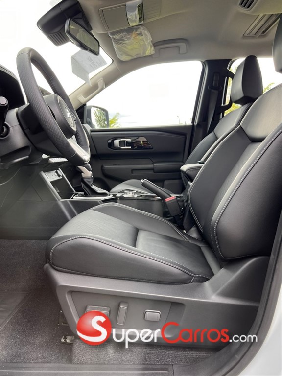 2025 Mitsubishi Motors L 200 — foto 9 / 12