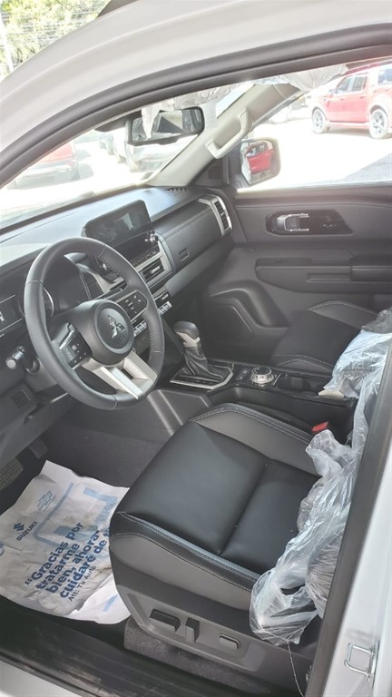 2025 Mitsubishi Motors L 200 — foto 8 / 12