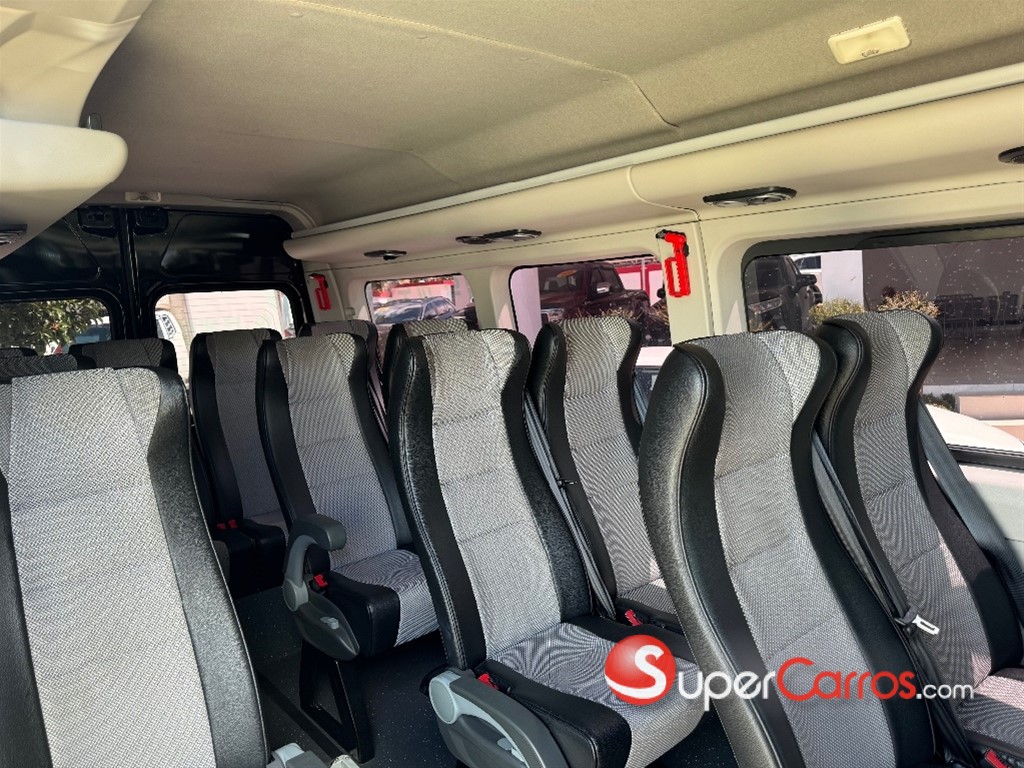 2020 Renault Master Pasajeros — foto 9 / 12