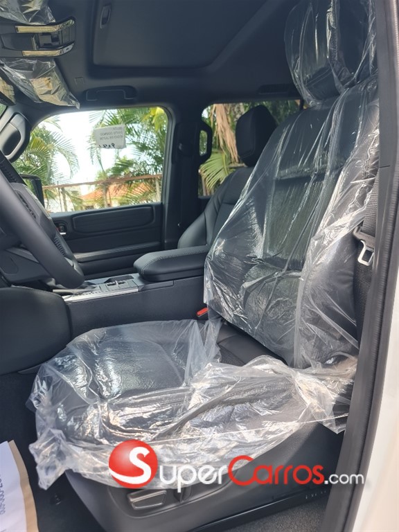 2026 Toyota Land Cruiser Prado LUXURY 1L — foto 6 / 9