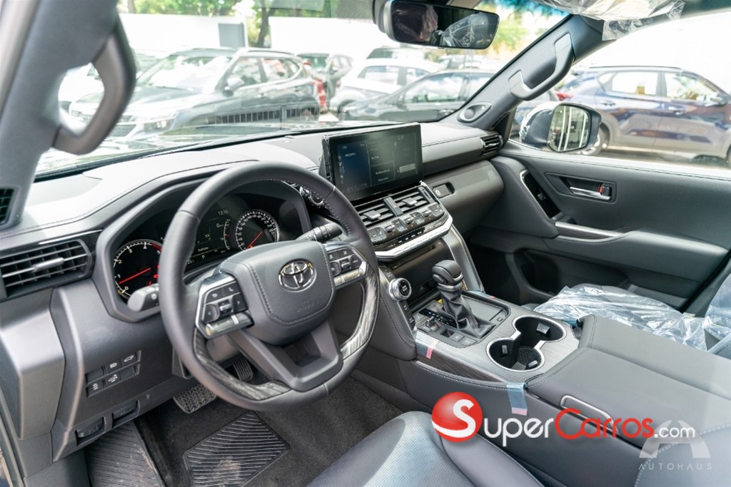 2027 Toyota Land Cruiser 300 VX-R — foto 8 / 9