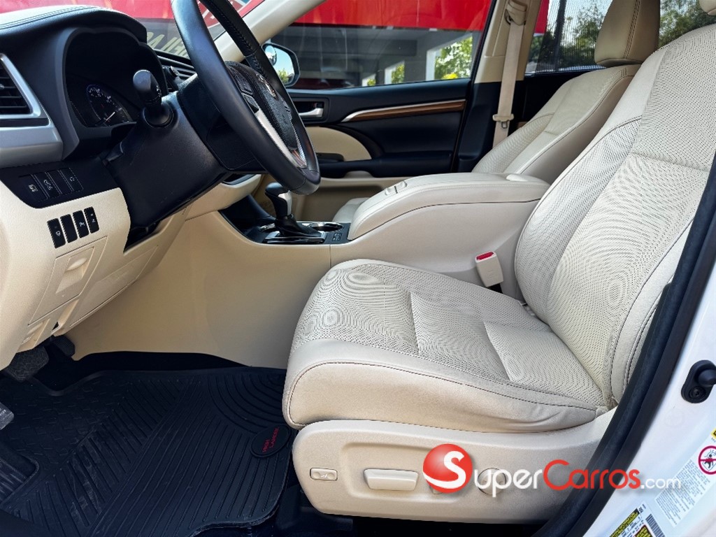 2017 Toyota Highlander Limited — foto 7 / 10