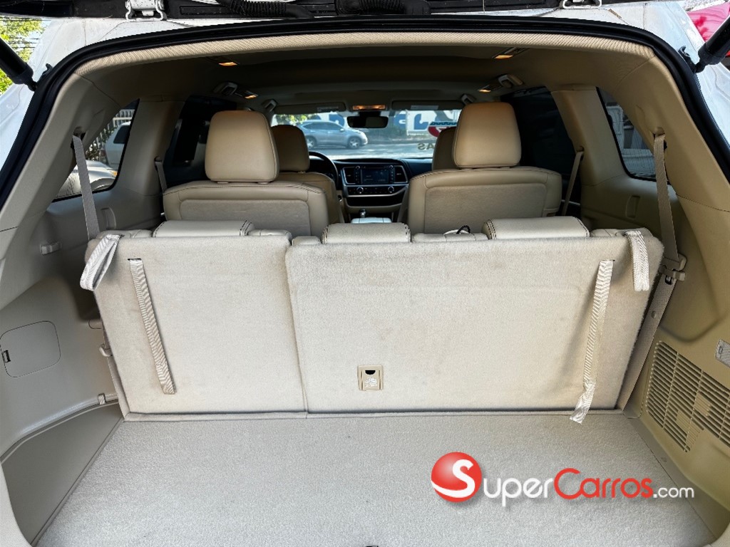 2017 Toyota Highlander Limited — foto 9 / 10