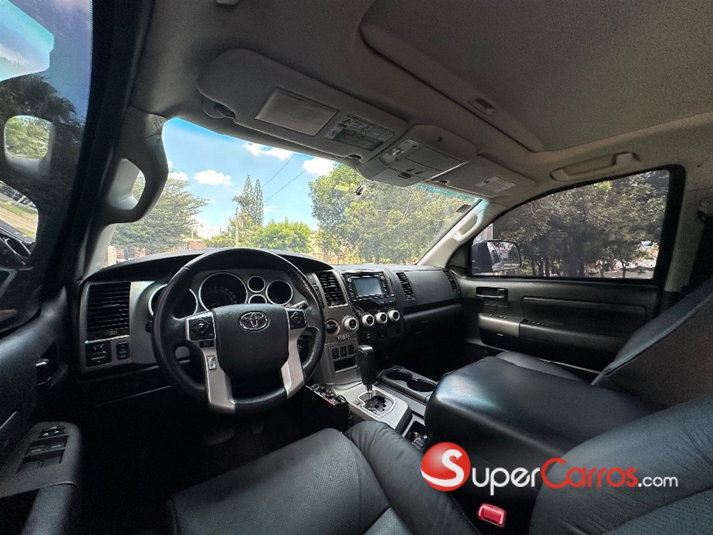 2014 Toyota Sequoia — foto 7 / 10