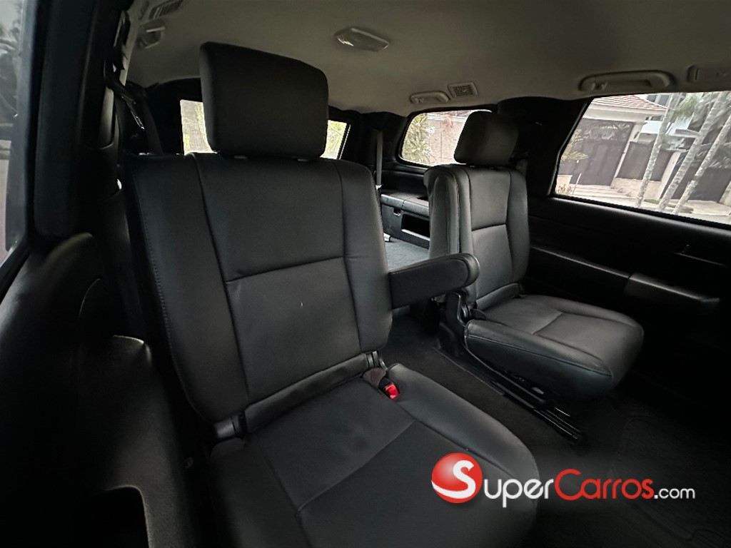 2014 Toyota Sequoia — foto 9 / 10