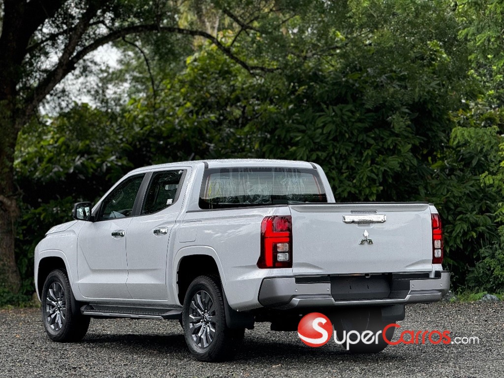 2027 Mitsubishi Motors L 200 — foto 3 / 8
