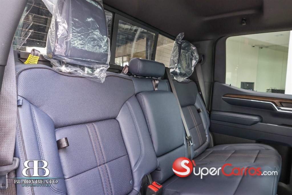 2026 Chevrolet Silverado High Country Duramax — foto 4 / 12