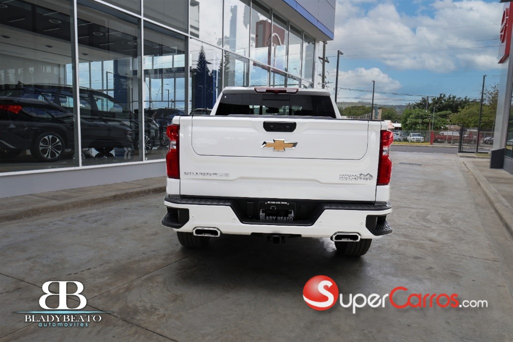 2026 Chevrolet Silverado High Country Duramax — foto 8 / 12