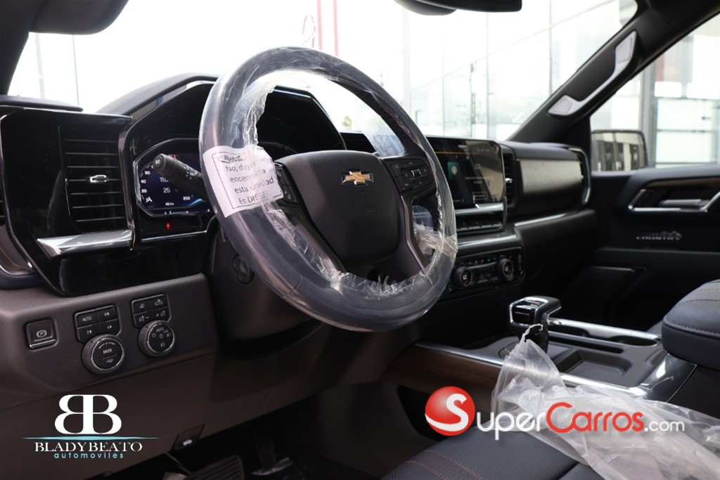 2026 Chevrolet Silverado High Country Duramax — foto 10 / 12
