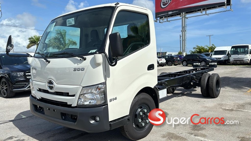2025 Hino 300