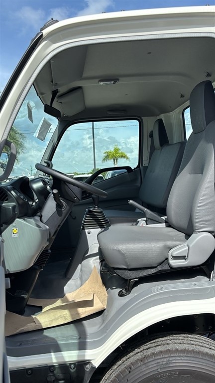 2025 Hino 300 — foto 7 / 8