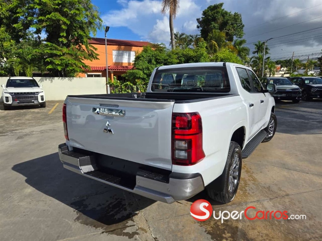 2025 Mitsubishi Motors L 200 — foto 3 / 9
