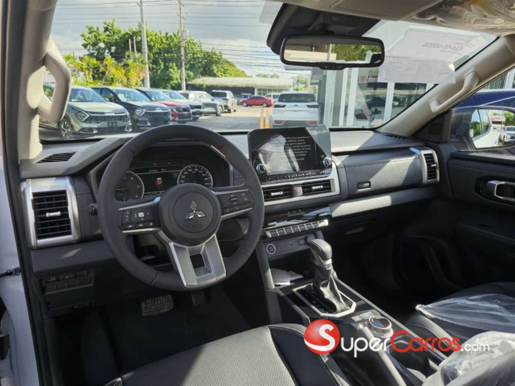 2025 Mitsubishi Motors L 200 — foto 6 / 9