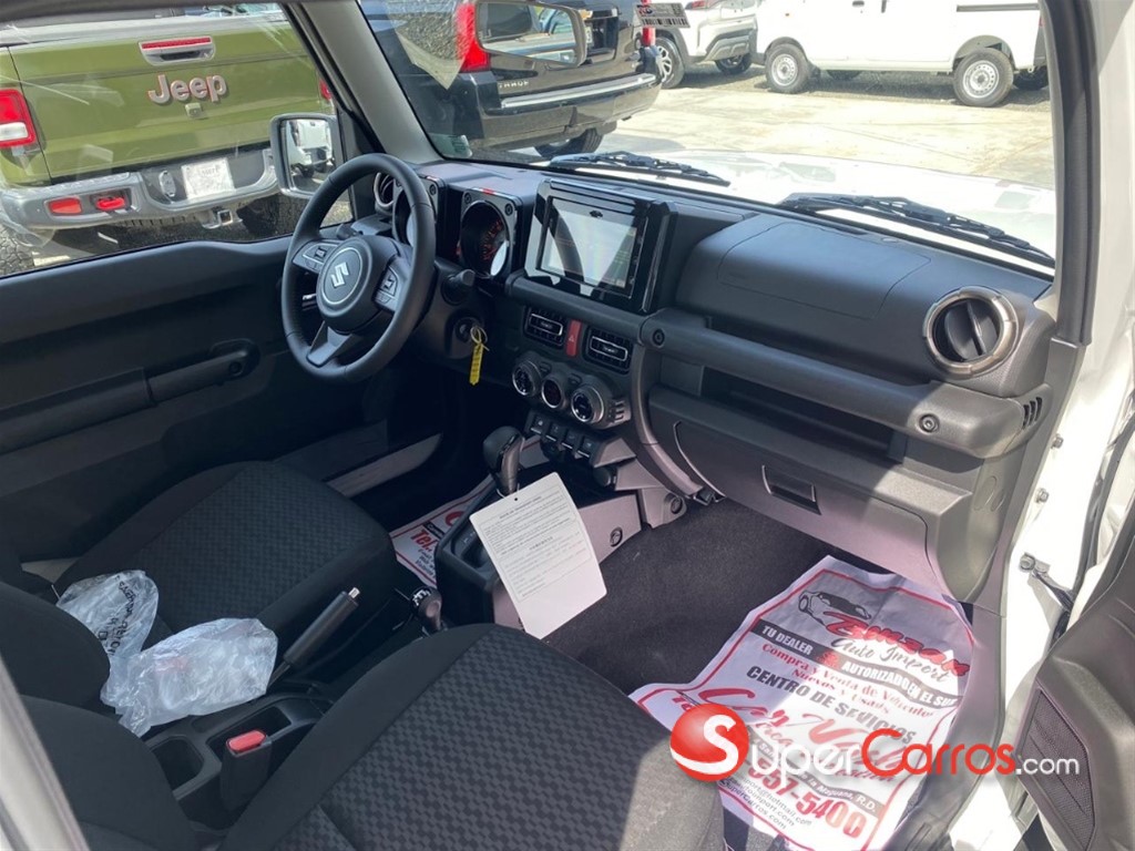2027 Suzuki Jimny GLX — foto 6 / 9