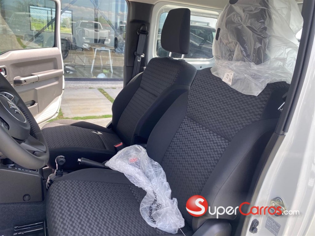 2027 Suzuki Jimny GLX — foto 8 / 9