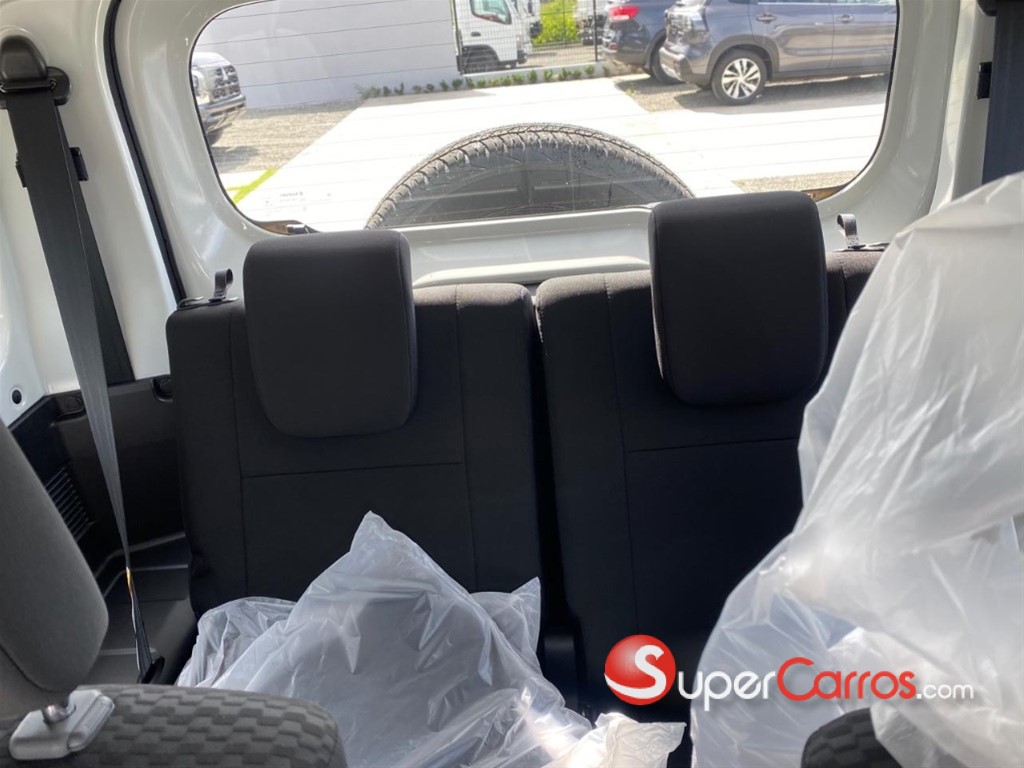 2027 Suzuki Jimny GLX — foto 9 / 9