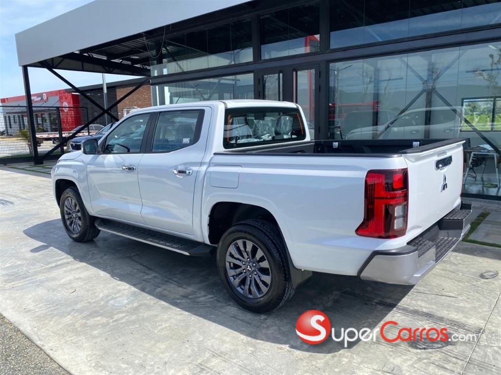 2025 Mitsubishi Motors L 200 — foto 4 / 9