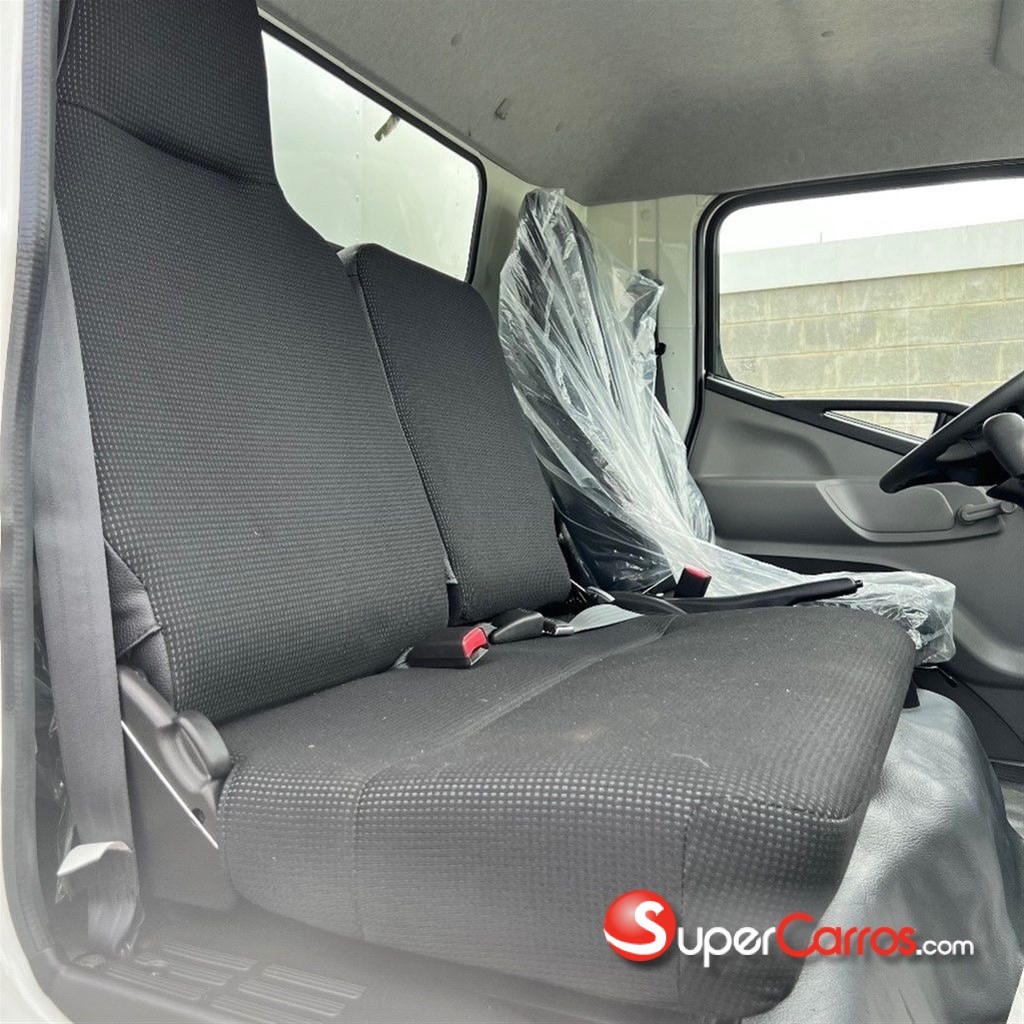 2027 Mitsubishi Motors Fuso Canter — foto 6 / 7