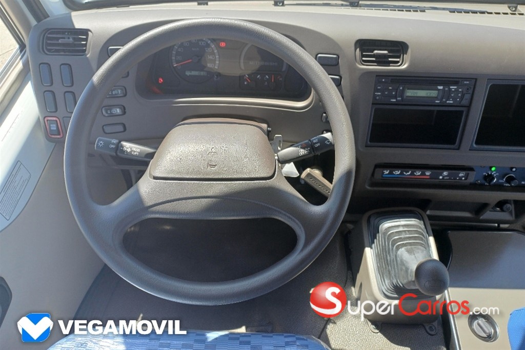 2026 Mitsubishi Motors Rosa — foto 9 / 12
