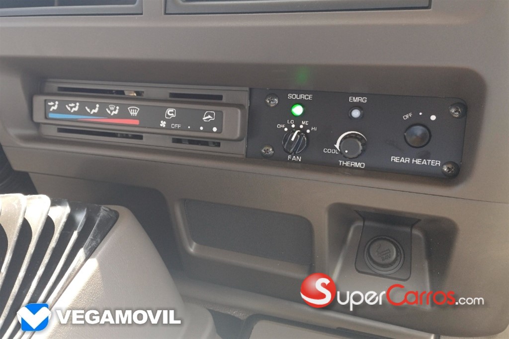 2026 Mitsubishi Motors Rosa — foto 10 / 12