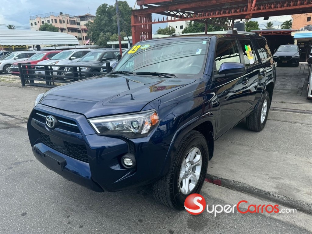 2023 Toyota 4 Runner SR5 — foto 2 / 10