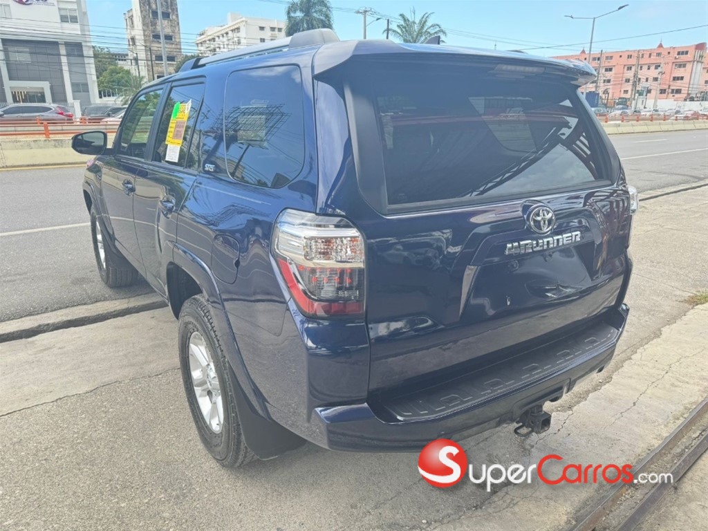 2023 Toyota 4 Runner SR5 — foto 5 / 10