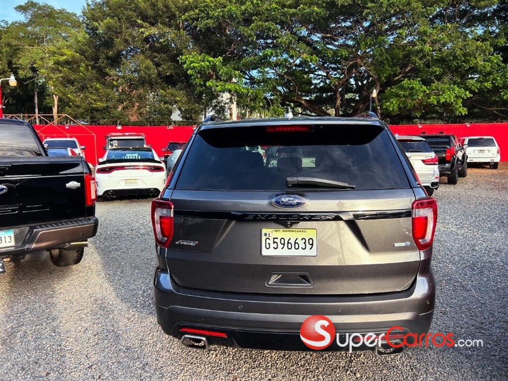 2016 Ford Explorer Sport — foto 3 / 8