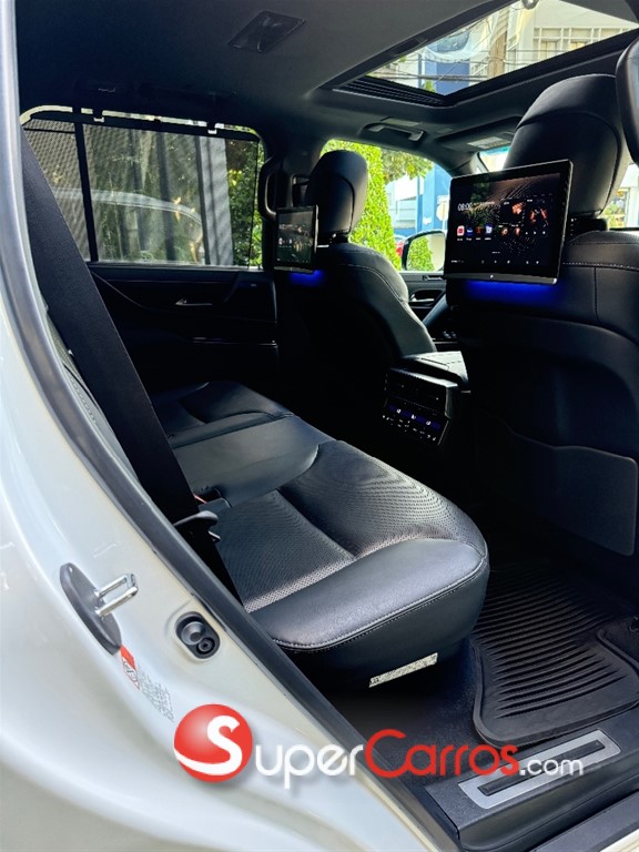 2023 Lexus LX 600 Luxury — foto 8 / 12