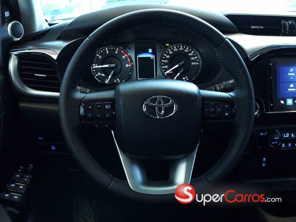 2026 Toyota Hilux Limited — foto 6 / 8